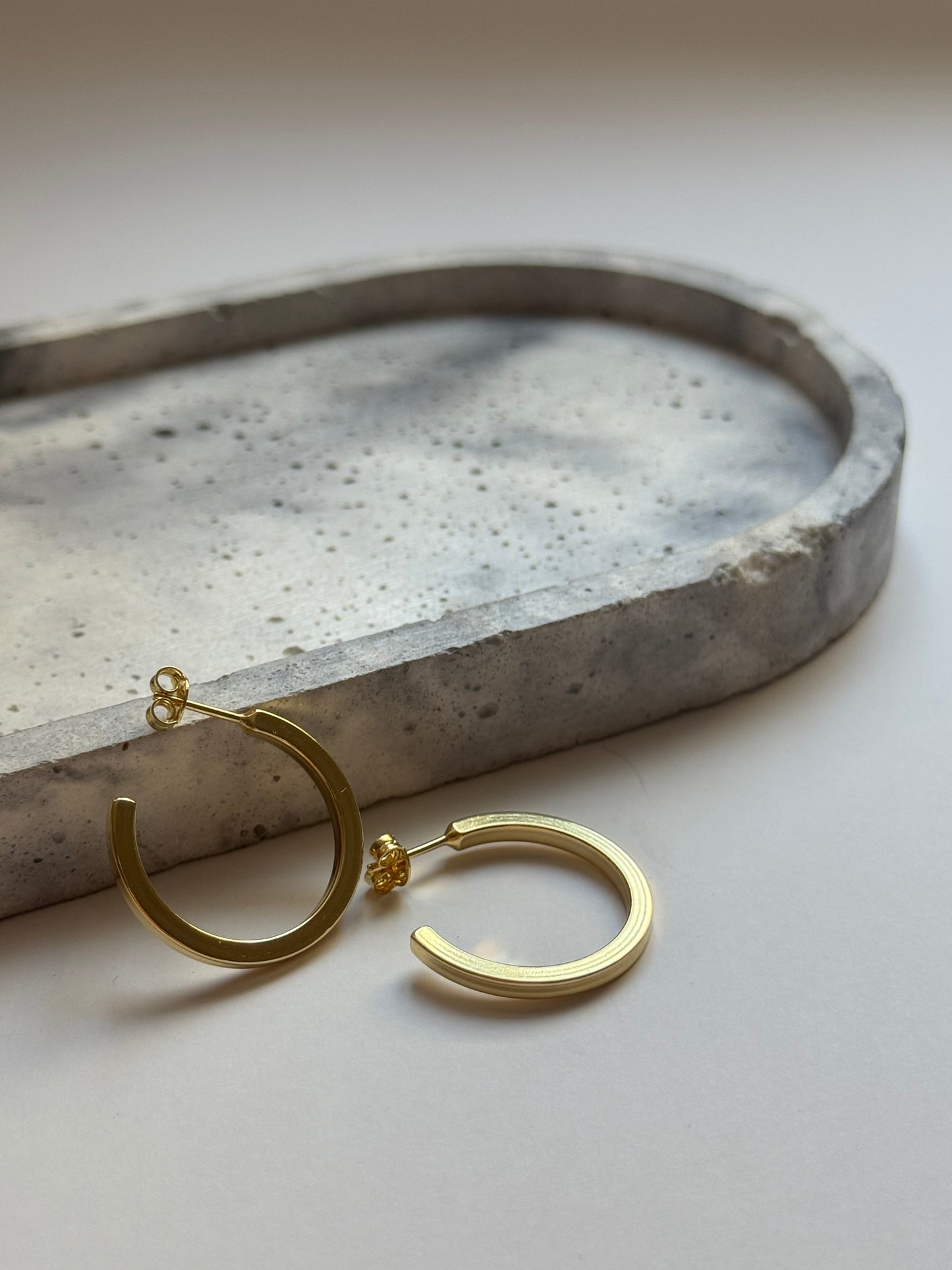 Argollas Lourdes doradas