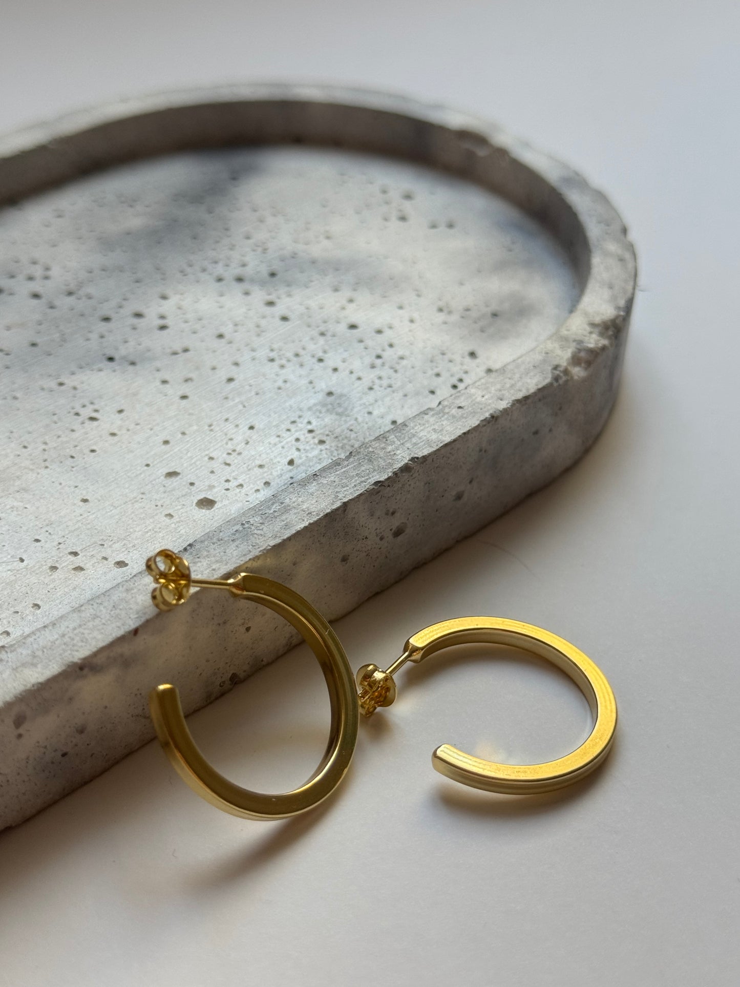 Argollas Lourdes doradas